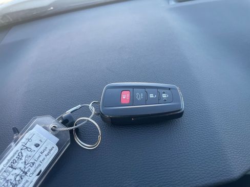 Used 2025 Toyota RAV4 XLE image 23