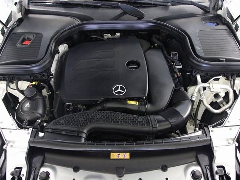 Used 2021 Mercedes-Benz GLC 300 4MATIC image 12