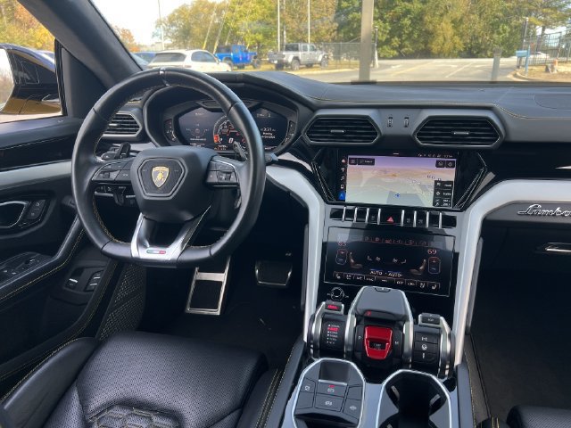 Used 2020 Lamborghini Urus AWD/4WD image 20