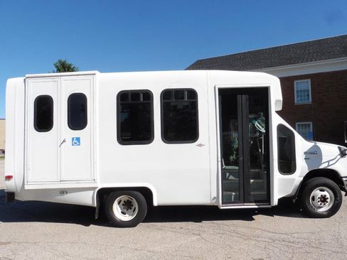 Used 2014 Ford E-350 and Econoline 350 Super Duty RWD image 14