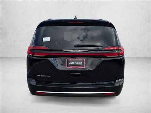 New 2026 Chrysler Pacifica Pinnacle image 8
