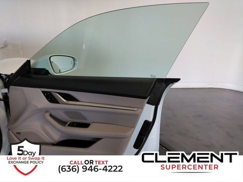 Used 2022 Porsche Taycan image 37
