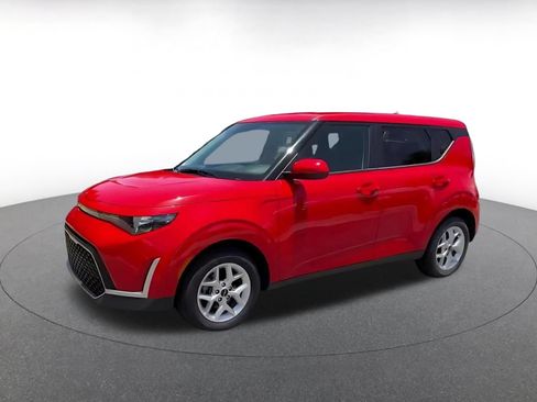 Used 2025 Kia Soul LX w/ LX Technology Package FWD image 7