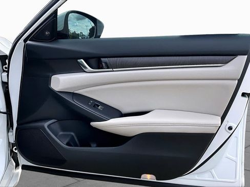 Used 2022 Honda Accord Touring image 22