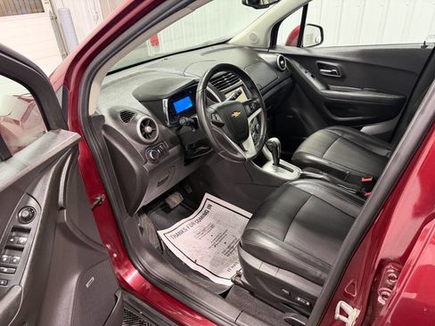Used 2016 Chevrolet Trax LT w/ LT Sun and Sound Package image 4