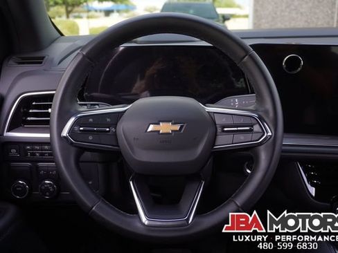 Used 2025 Chevrolet Suburban LT RWD image 24
