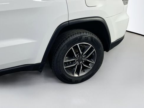 Used 2021 Jeep Grand Cherokee Limited image 28