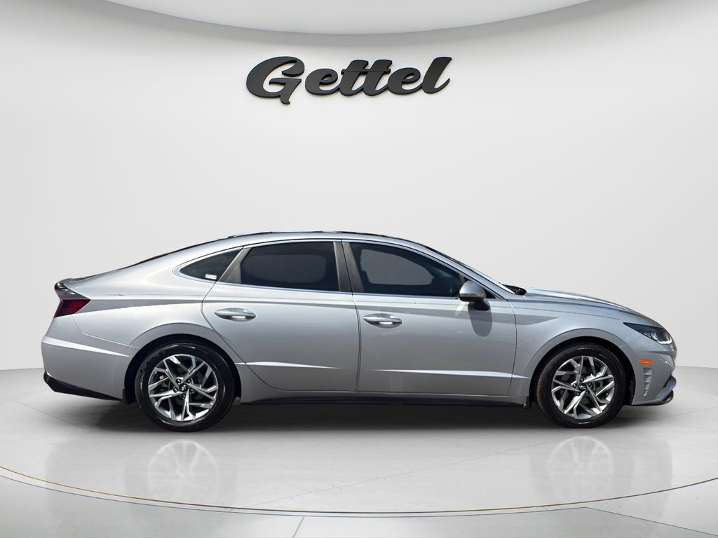 Used 2023 Hyundai Sonata SEL w/ Convenience Package FWD image 4