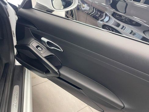 Used 2017 Porsche 718 Boxster image 15