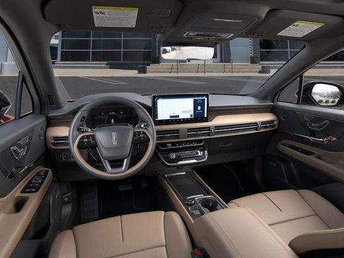 New 2023 Lincoln Corsair Reserve w/ Equipment Group 202A image 9