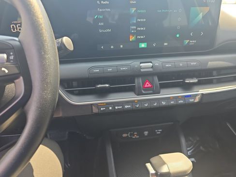 Used 2025 Kia K4 FWD image 12