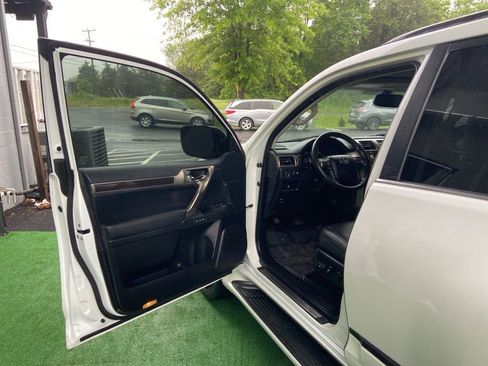 Used 2014 Lexus GX 460 AWD/4WD image 35