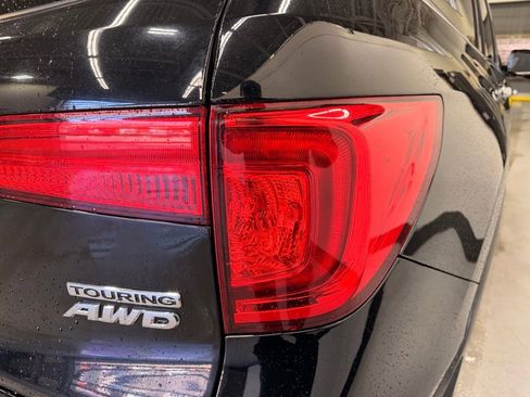 Used 2017 Honda Pilot Touring image 5