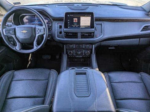 Used 2023 Chevrolet Suburban Premier image 17