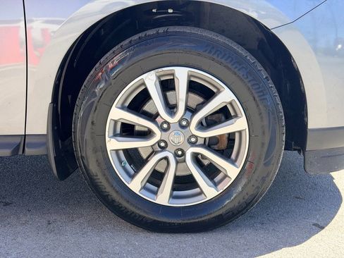 Used 2016 Nissan Pathfinder S image 28