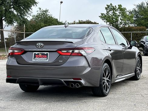 Used 2023 Toyota Camry SE FWD image 4