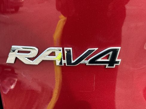 Used 2025 Toyota RAV4 XLE w/ Convenience Package FWD image 11