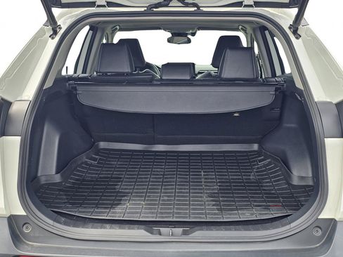 Used 2021 Toyota RAV4 XLE Premium AWD/4WD image 12