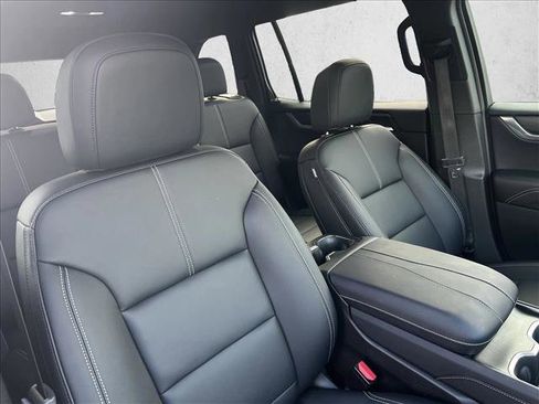 Used 2025 GMC Acadia Elevation w/ Elevation Premium Package image 24