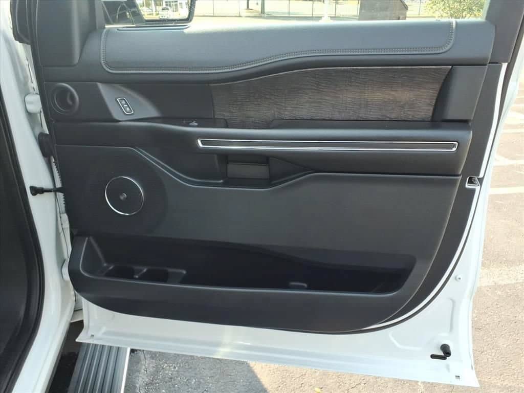 Used 2021 Ford Expedition Limited AWD/4WD image 21