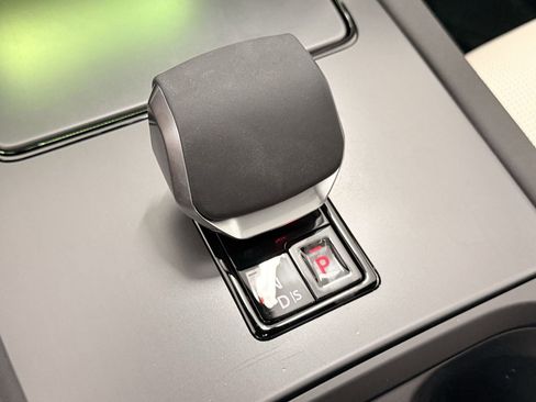 New 2025 Land Rover Discovery Sport Dynamic SE image 20