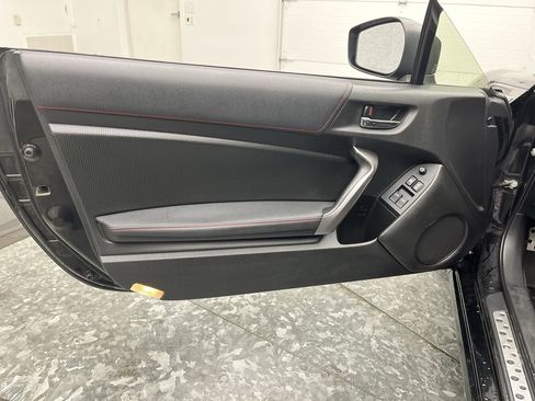 Used 2013 Subaru BRZ Limited w/ Popular Pkg 2C image 6