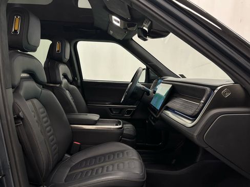 Used 2023 Rivian R1S Adventure image 17