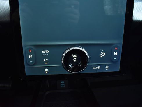 Used 2022 Ford Mustang Mach-E Select image 42