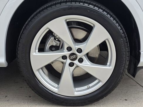 Certified 2025 Audi Q5 Premium Plus w/ Premium Plus AWD/4WD image 16