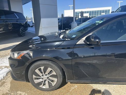 Used 2020 Nissan Altima 2.5 S image 2
