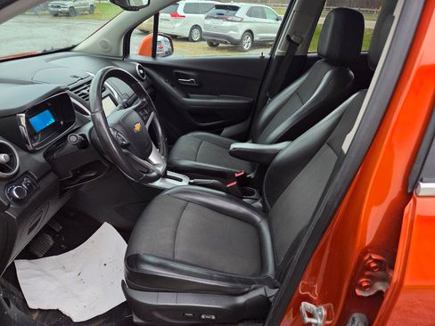 Used 2015 Chevrolet Trax LT w/ LT Sun and Sound Package image 10
