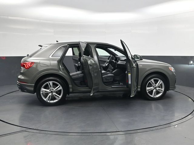 Used 2022 Audi Q3 2.0T Premium Plus AWD/4WD image 38