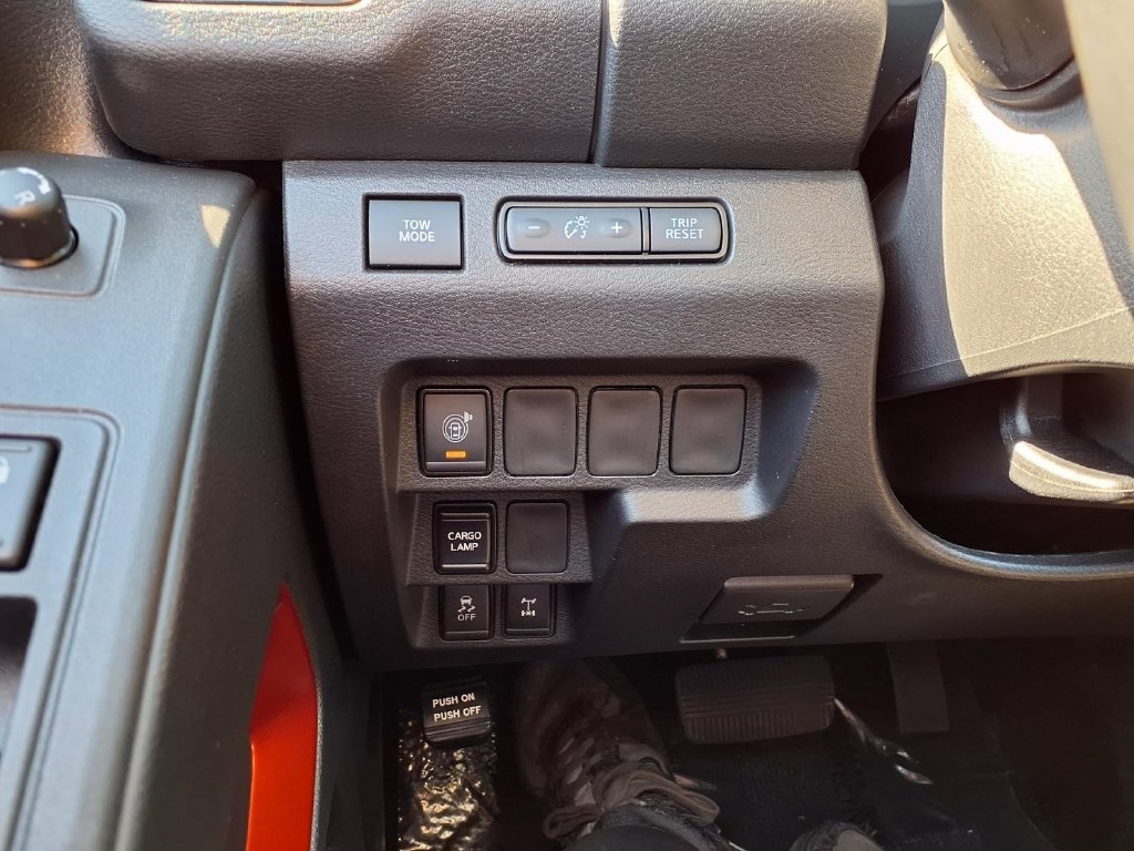 Used 2026 Nissan Frontier PRO-4X AWD/4WD image 18