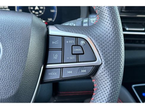 Certified 2025 Toyota Sienna XSE w/ XSE Premium Package AWD/4WD image 31