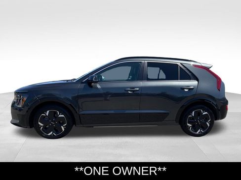 Used 2023 Kia Niro Wave w/ Wave Preserve Package FWD image 3