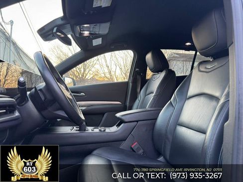 Used 2024 Cadillac XT4 Premium Luxury image 16
