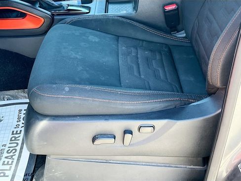 Used 2025 Nissan Frontier PRO-4X AWD/4WD image 18