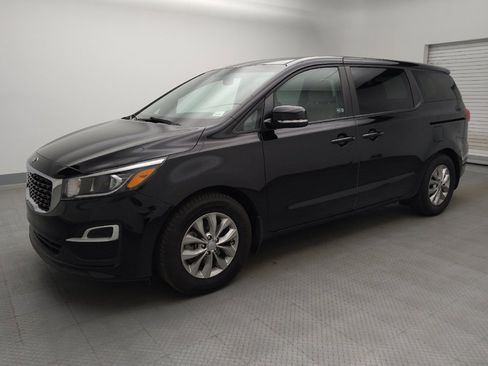 Used 2020 Kia Sedona LX FWD image 2