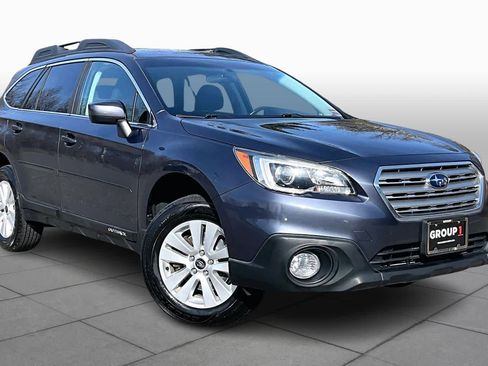 Used 2017 Subaru Outback 2.5i Premium image 3