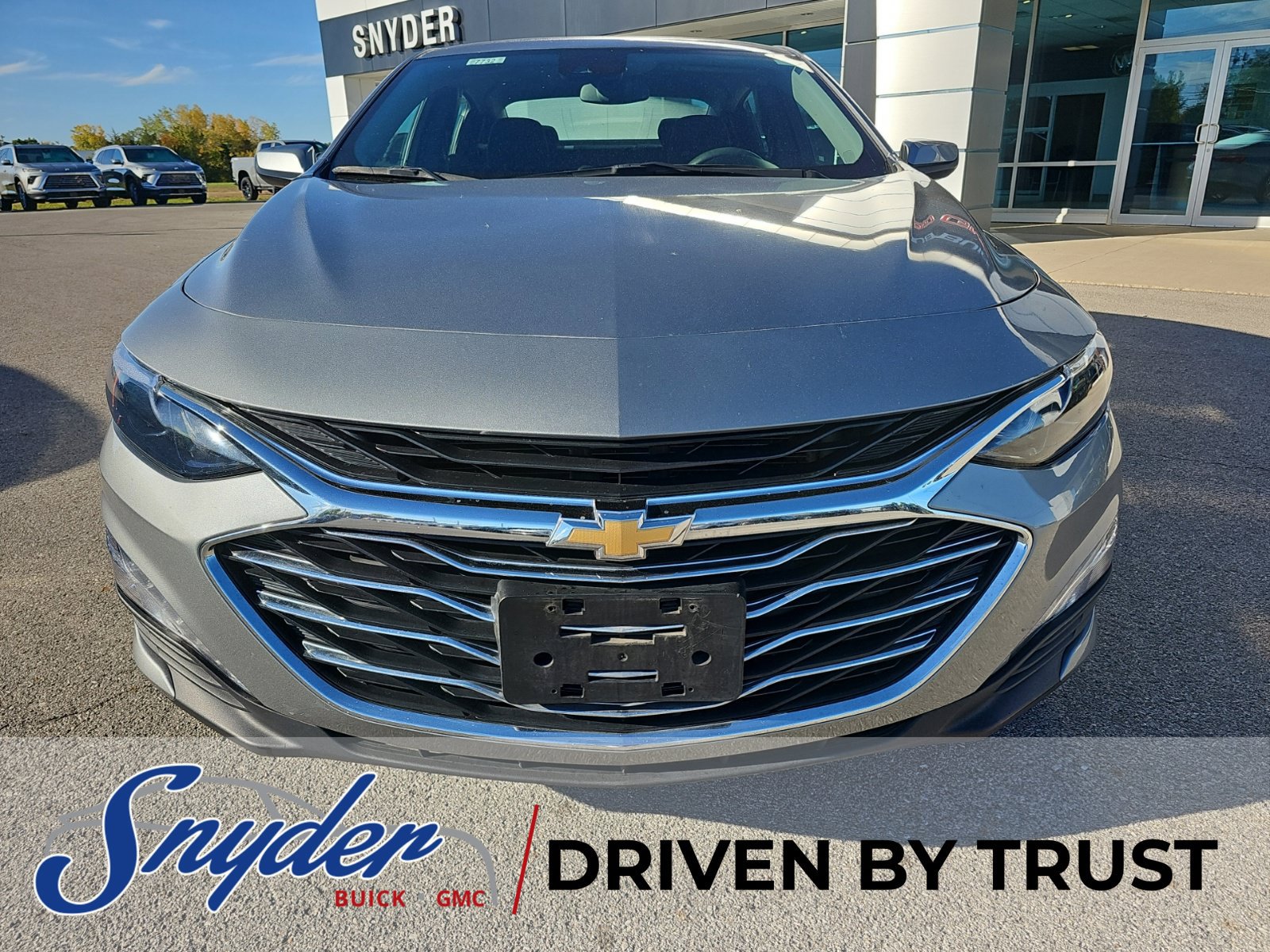 Used 2023 Chevrolet Malibu LT FWD image 2
