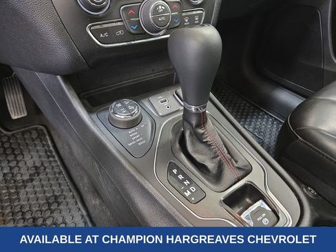 Used 2020 Jeep Cherokee Trailhawk w/ Comfort/Convenience Group AWD/4WD image 22