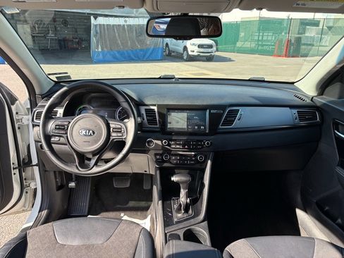 Used 2019 Kia Niro S Touring image 13