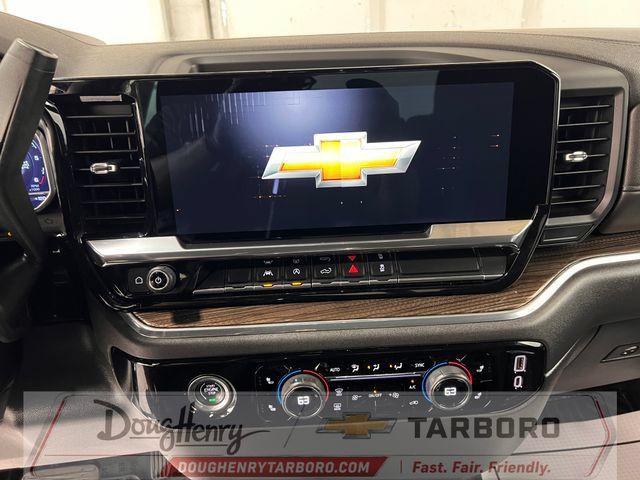 Used 2023 Chevrolet Silverado 1500 LT AWD/4WD image 40