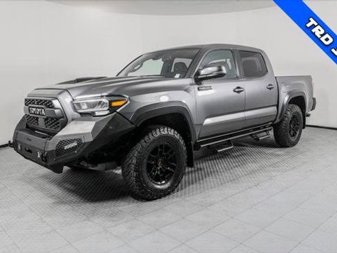 Used 2021 Toyota Tacoma TRD Pro image 2