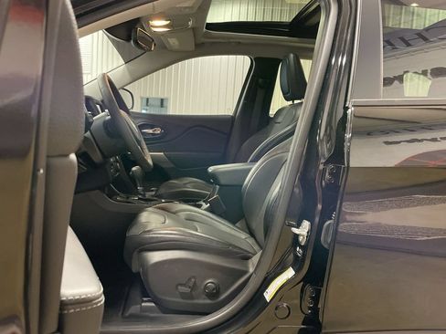 Used 2022 Jeep Cherokee Latitude Lux w/ Sun & Sound Group FWD image 14