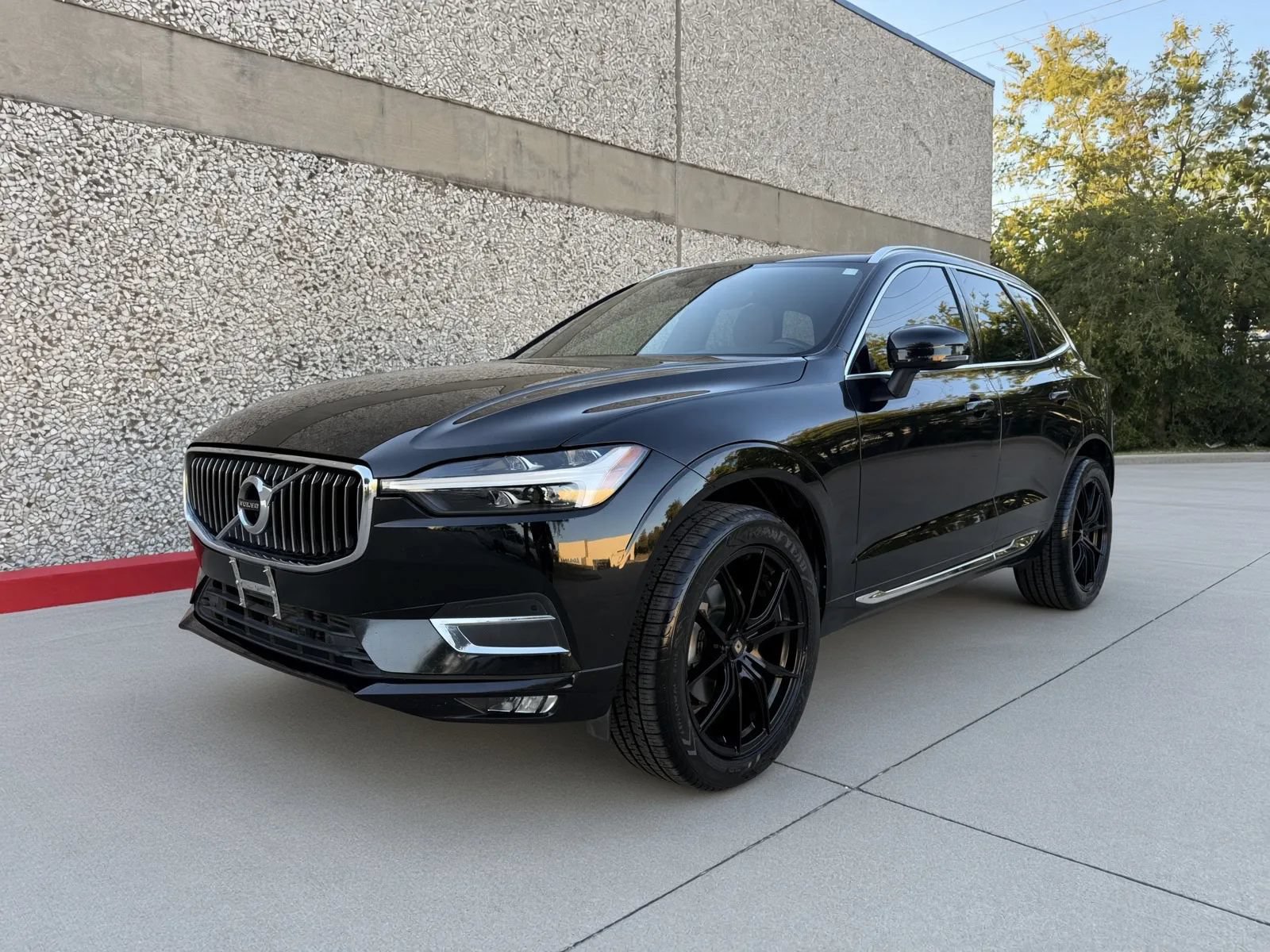 Used 2021 Volvo XC60 T5 Inscription w/ Protection Package Premier FWD image 2