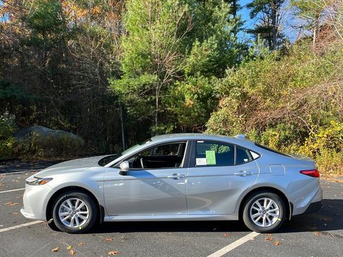 New 2026 Toyota Camry LE w/ Convenience Package image 2