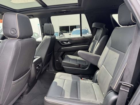 Used 2023 Chevrolet Tahoe Premier AWD/4WD image 14
