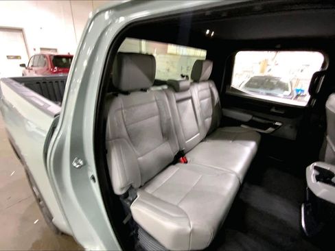 Used 2025 Toyota Tundra Limited AWD/4WD image 20