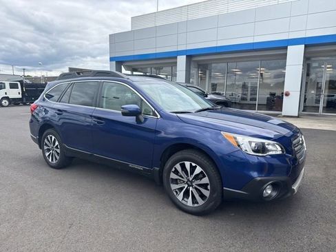 Used 2017 Subaru Outback 2.5i Limited AWD/4WD image 5